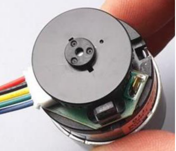 歐姆龍傳感器告訴您如何精準(zhǔn)的測算出電機(jī)的轉(zhuǎn)速？